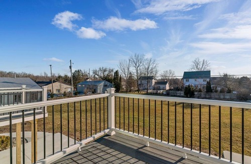 Lake Fenton Apartment | Fenton Flats- Italian Villa With On Site Hot Tub