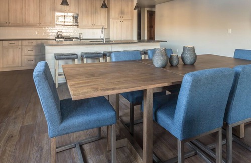 Big Sky Condo | Festive Availability! Ski-Chic Condo! Lone Peak Mountain View! Close to Big Sky