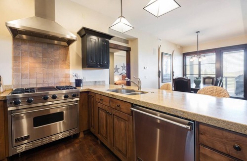North Park City Condo | Festive Dates Open! Inviting Ski Condo with Golf Course Views and Grill!