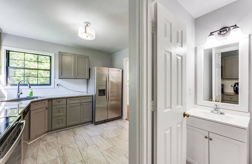 Stone Mountain House | FIFA WORLD CUP FRIENDLY VACATION HOME. GREAT FOR LARGE GROUPS
