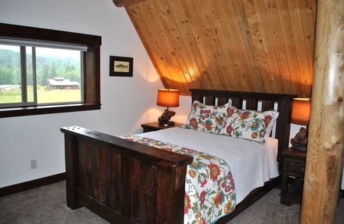 Victor Bed & Breakfast | Fin and Feather Inn