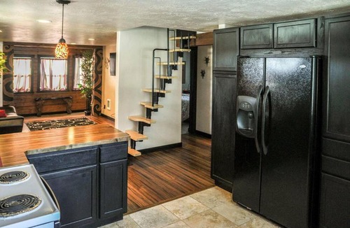 Bloomington House | Fiore del Lago - Cozy Farmhouse near Bear Lake - Pet Friendly!