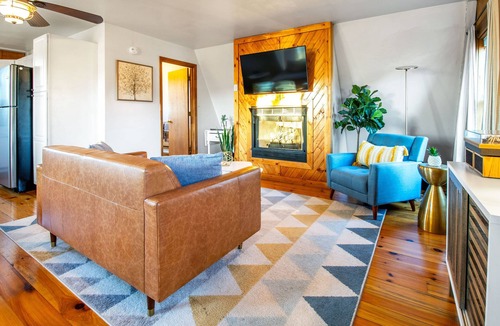 Stanley House | Firepit, Grill & Dual Apartments, Perfect for Couples