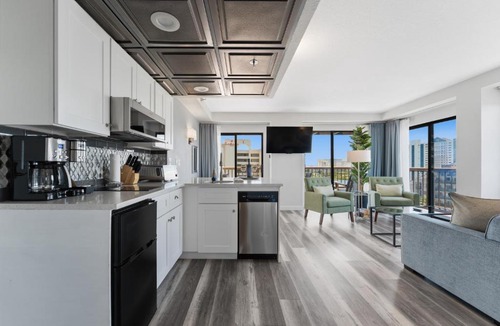 Southwest Orlando Apartment | Fireworks View Getaway with Terrace and Kitchenette