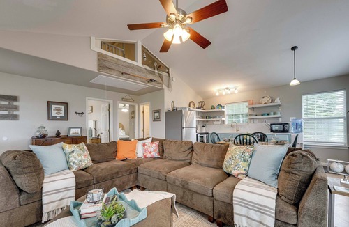 Long Mott House | Fish & Boat: Home w/Spacious Yard in Seadrift