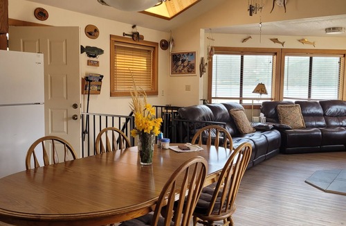 Huntington House | Fish/Hunt on the Snake River - Property Sold - SEE New VRBO Link In Description