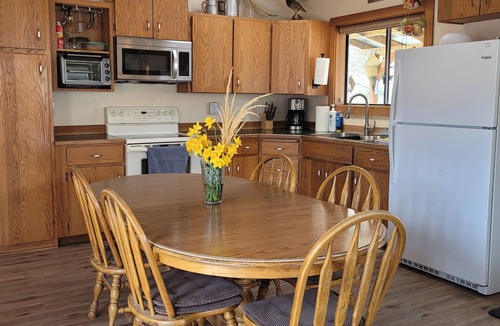Huntington House | Fish/Hunt on the Snake River - Property Sold - SEE New VRBO Link In Description