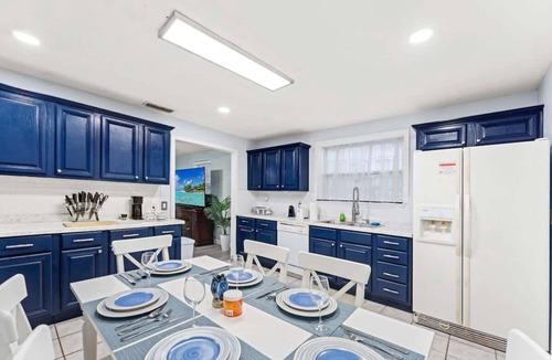 Northside Ski Chalet | Fishing Cottage, Peaceful, 3 Bedroom, Family Friendly, Washer and Dryer, Long-Term