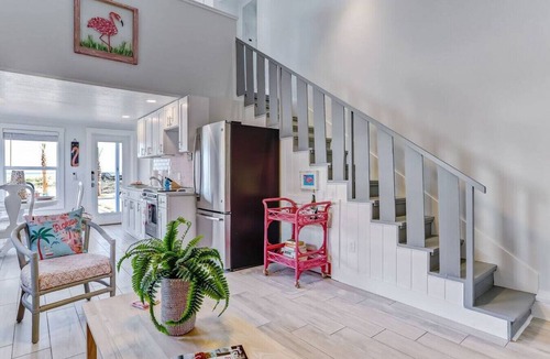 Fernandina Beach Apartment | Flamingo Loft | Charming Oceanfront Loft | Multiple Decks | Private Beach Access