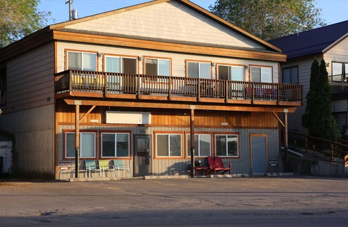 Polson House | Flathead Lake - Condo building 23 beds
