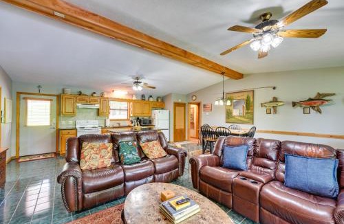 Flippin House | Flippin Home with Fire Pit Walk to White River!