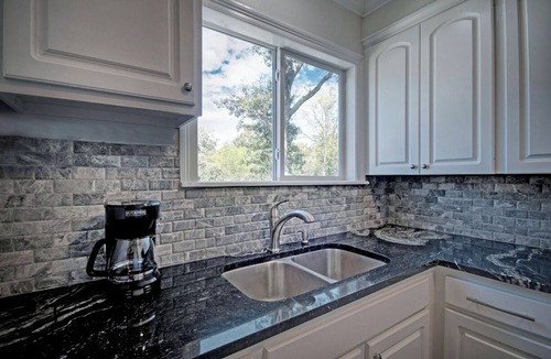 Fondren House | Fondren "Upper Level Style, Comfort and Luxury