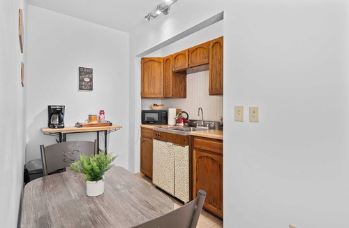 Oro Valley Villa | Foothills Suite | Summer South Wing Retreat