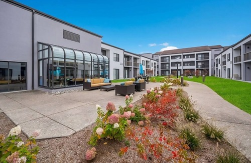 Auburn Hills Apartment | For The Whole Family! 4 Modern and Pet-friendly Units, Indoor Swimming Pool!