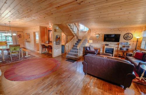 Lazy Acres House | Forest Edge Retreat