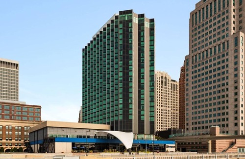 Downtown Detroit Hotel | Fort Pontchartrain Detroit, a Wyndham Hotel