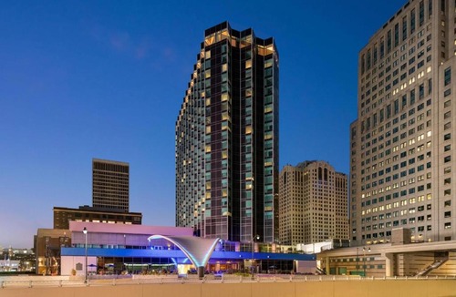 Downtown Detroit Hotel | Fort Pontchartrain Detroit, a Wyndham Hotel