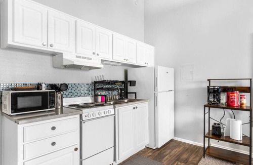 Haltom City Apartment | Fort Worth Studio5 – 10 Min to Downtown, Gym, Pets