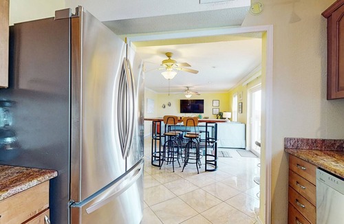 Corpus Christi Condo | Fortuna Bay Canalside Condo | Water-View Balcony & Dock | Minutes to Beach