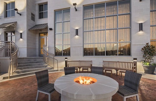 Florence Apartment | Free Breakfast + Outdoor Pool | Explore the Nascar Hall of Fame