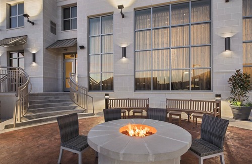 Florence Apartment | Free Breakfast! Outdoor Pool + Business Center | Fully Equipped Studio