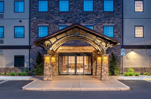 Hillsboro Apartment | Free Breakfast. Pool. Gym. Great for Business Travelers!