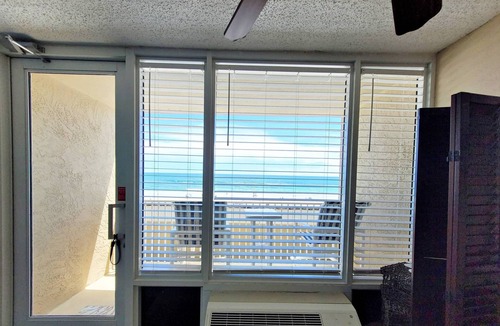 Daytona Beach Shores Condo | FREE DAILY ACTIVITIES-Best Location-Direct Oceanfront-Close Walk to Restaurants/Pier-Private Balcony