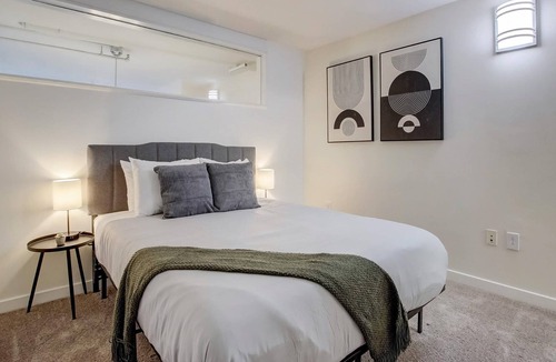Mile Square Apartment | Frontdesk | 2 BR Apt by Kurt Vonnegut Library
