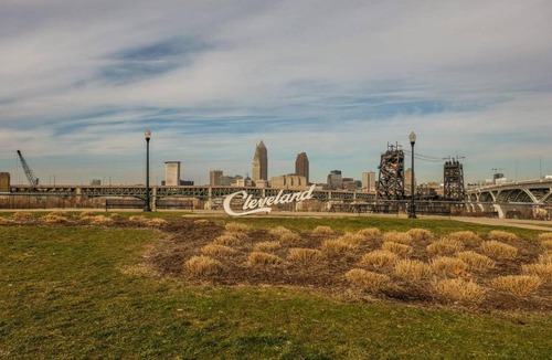 Cleveland Apartment | Frontdesk Waterfront Apts Downtown Cleveland