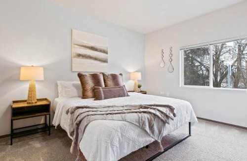 South Perry District Apartment | Full ADA Unit - 2 Bed 2 Bath Unit Near Downtown