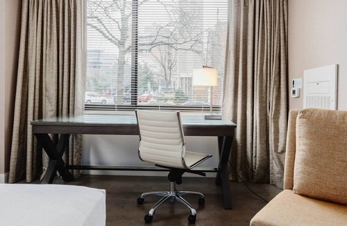 West End Apartment | Fully Equipped Apartment w/Kitchen | Close to Lincoln Memorial & White House