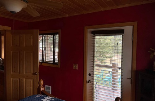 Darby House | Fully Equipped Montana Guest Home w/kitchen, laundry, hot tub and hiking