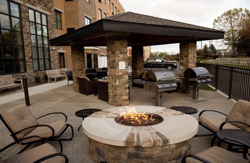 Auburn Hills Apartment | Fully Equipped Studio | Indoor Pool + Free Wi-Fi, Free Breakfast