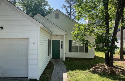 Aiken House | Fully furnished/avail 8/1/longer stays ok/pets ok/fast Wifi/convenient 2 sside