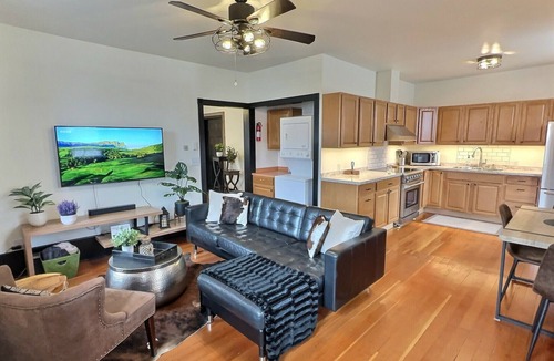 Big Timber Apartment | Fully-furnished Modern Apartment/Executive Suite in Heart of Townn