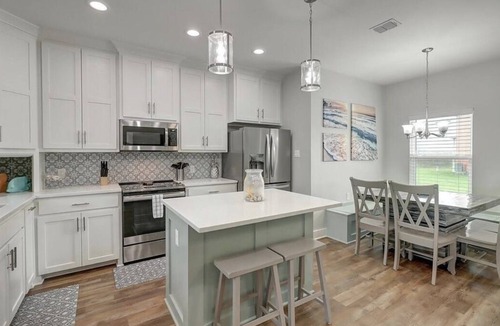 Bella Vista House | Fully Loaded 5 Star *New* Lux Home! Bring your beach gear and be ready for fun!
