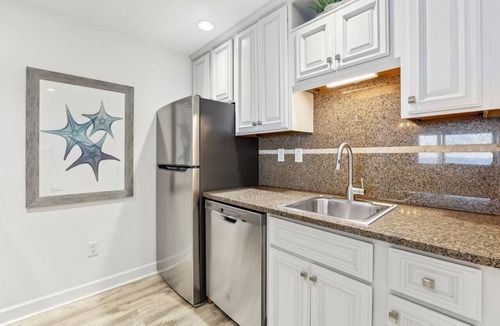 Fernandina Beach Condo | Fully Remodeled 5th-Floor Sandcastles Villa with Ocean Views!
