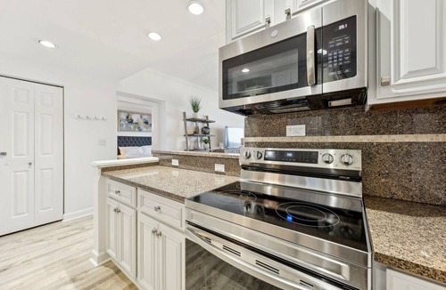 Fernandina Beach Condo | Fully Remodeled 5th-Floor Sandcastles Villa with Ocean Views!