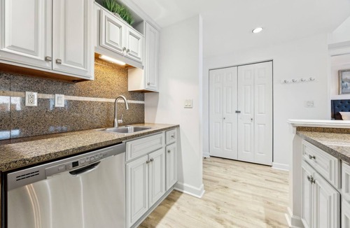 Fernandina Beach Condo | Fully Remodeled 5th-Floor Sandcastles Villa with Ocean Views!