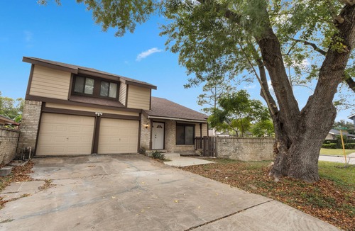 George Bush Park/Eldridge House | Fully renovated 4 bed house 1.5 mile to vibrant Westheimer with new appliances
