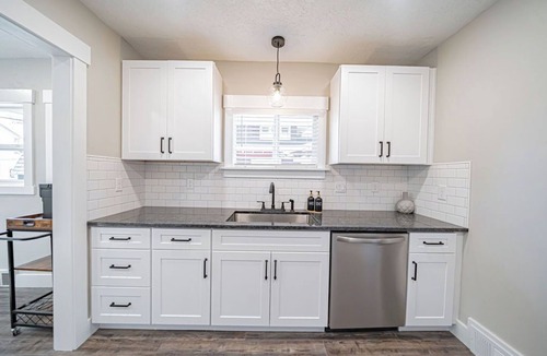 St. Anthony Cottage | Fully Renovated Cottage Close to Yellowstone & Rexburg, just off the highway!