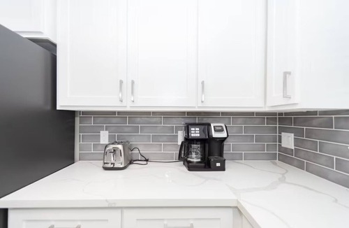 Clear Lake Shores House | Fun Family Getaway Near Kemah Boardwalk, Game Room, BBQ Grill & Coastal Vibes