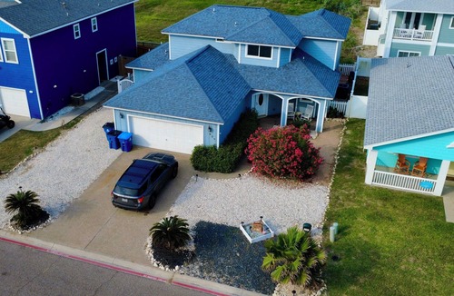 Safe Harbor House | Fun N The Sun Beach House Walk to the Beach