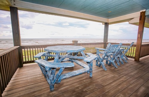 Cedar Lane House | Fun on Sargent Beach in this Fabulous Vacation Home!