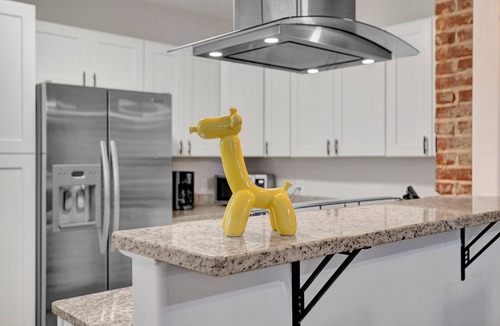 East Memphis House | Funky & Fun - Home centrally located in Memphis!