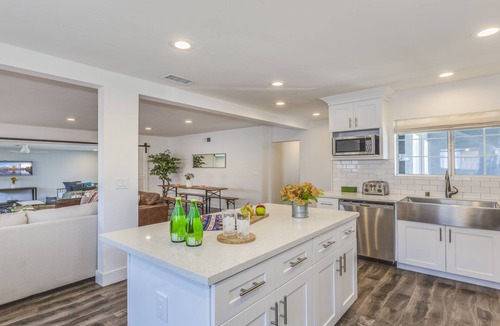 Hermosa Village House | Funtierland + Trenton + Close to Disney + Wifi + Pet Friendly