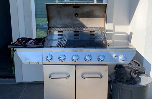 Edinburg House | Furnished 3BR/2BA Monthly King Bed Workspace + Backyard Near Hospitals