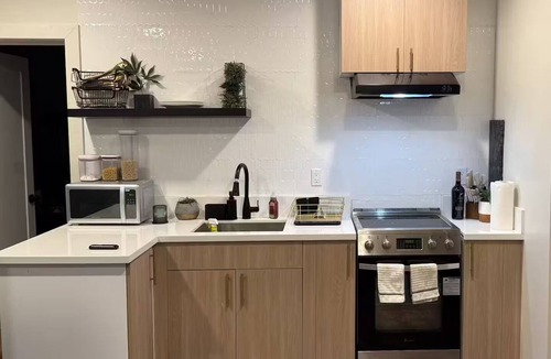 Lincoln Acres Apartment | Furnished Studio - Mid Modern Chic - Central CV