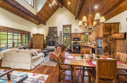 Bigfork Cabin | G-Bar-N Ranch Pendleton Log Home