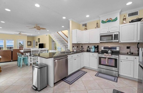 Pointe San Luis House | Galveston Beachfront | Hot Tub | Sleeps 16 | Gulf Views
